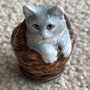 Vintage Halcyon Days Cat in a Basket. The Bottom Unscrews. Perfect Condition.